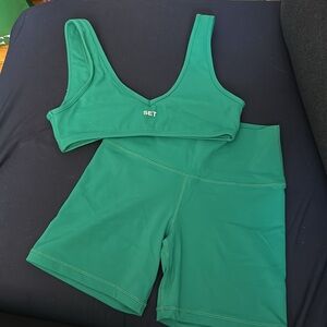 Set Active Athletic Bra & Shorts Sz Small